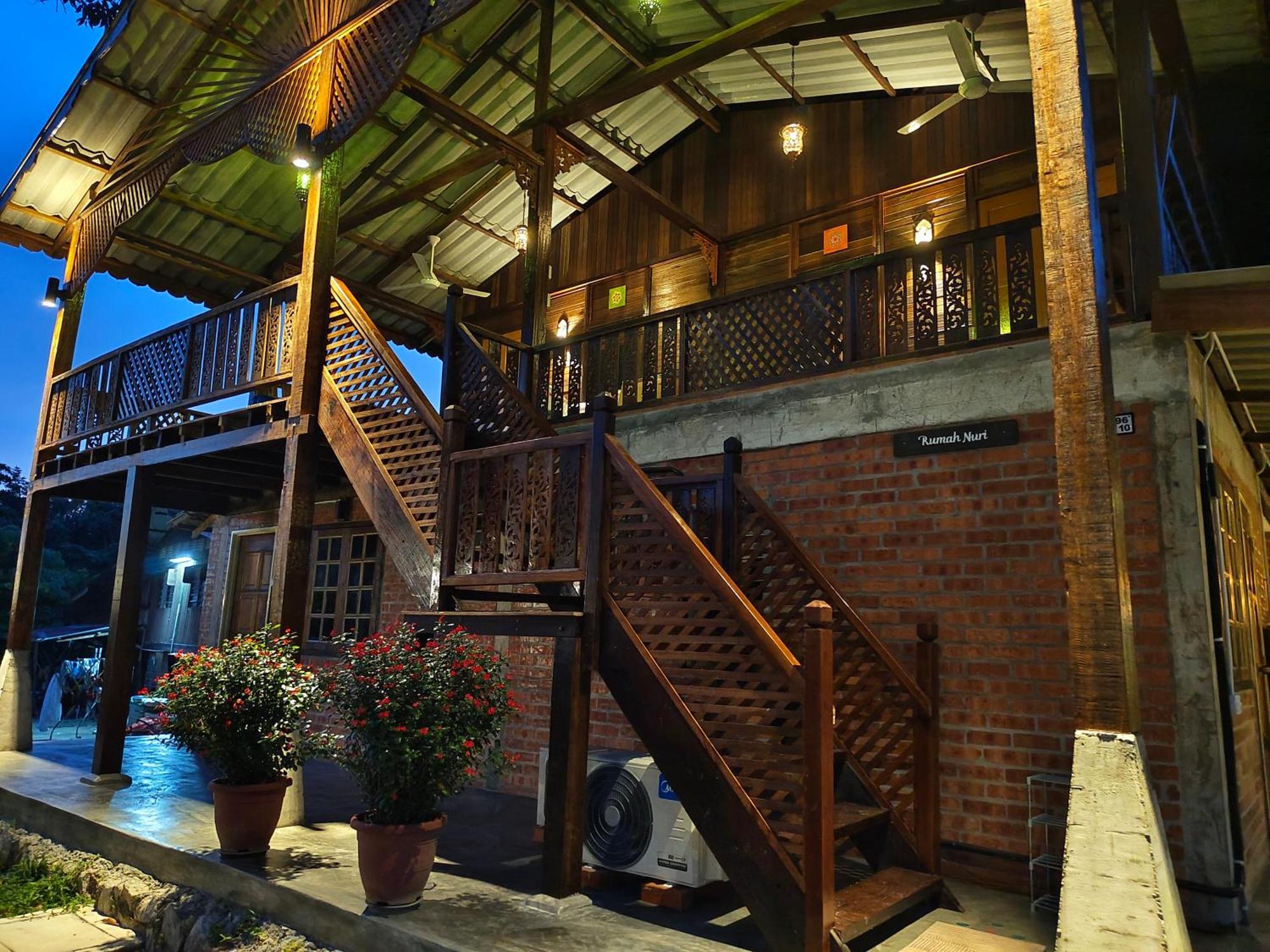 Sayang Di Kaki Bukit Homestay Near Icon City 大山脚 外观 照片